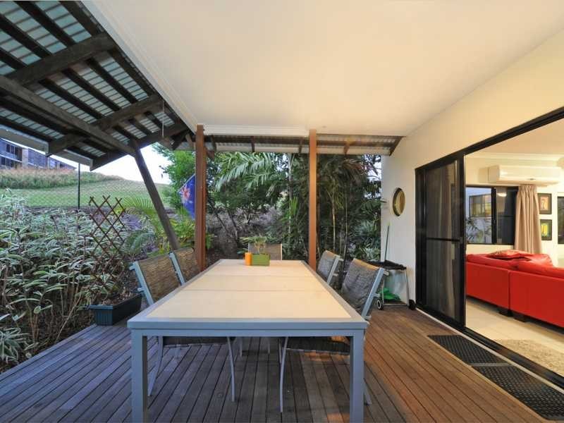 Unit 8/14 Altman Avenue, Cannonvale QLD 4802