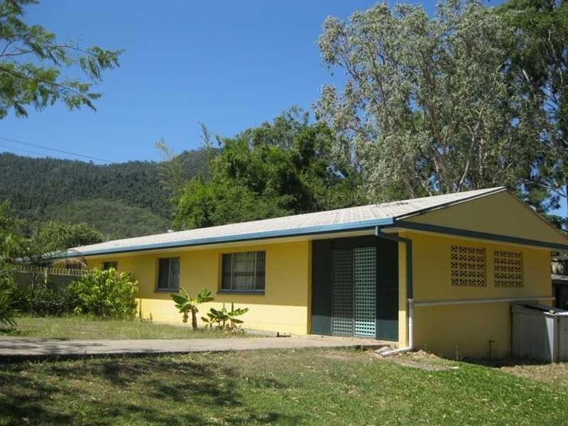 93 Shute Harbour Road, Cannonvale QLD 4802
