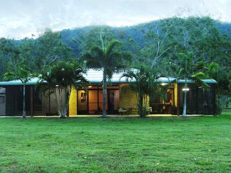 490 Sugarloaf Road, Sugarloaf QLD 4800