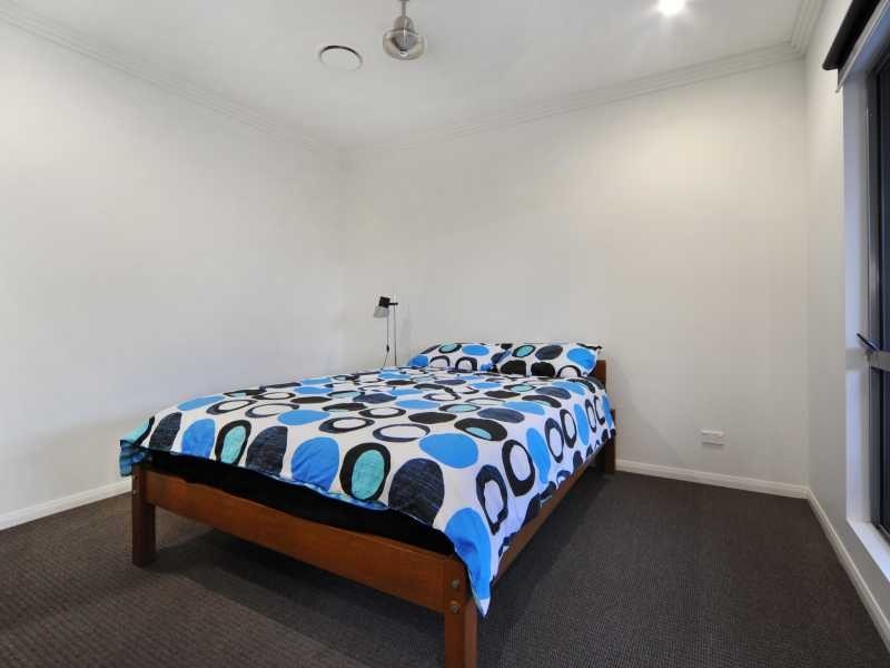 Unit 2/6 Raddle Court, Cannonvale QLD 4802