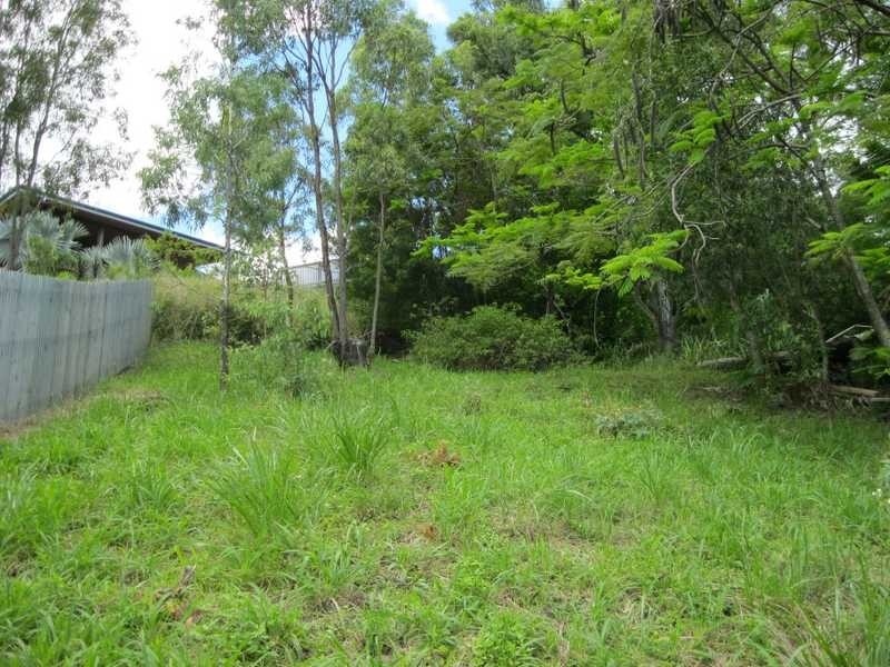 1 Macona Crescent, Cannonvale QLD 4802