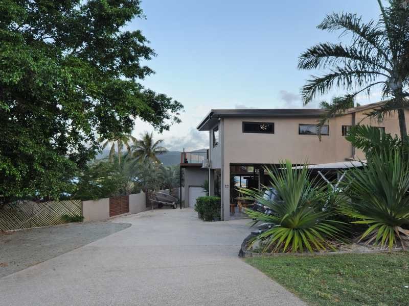 12 Ocean View Avenue, Airlie Beach QLD 4802