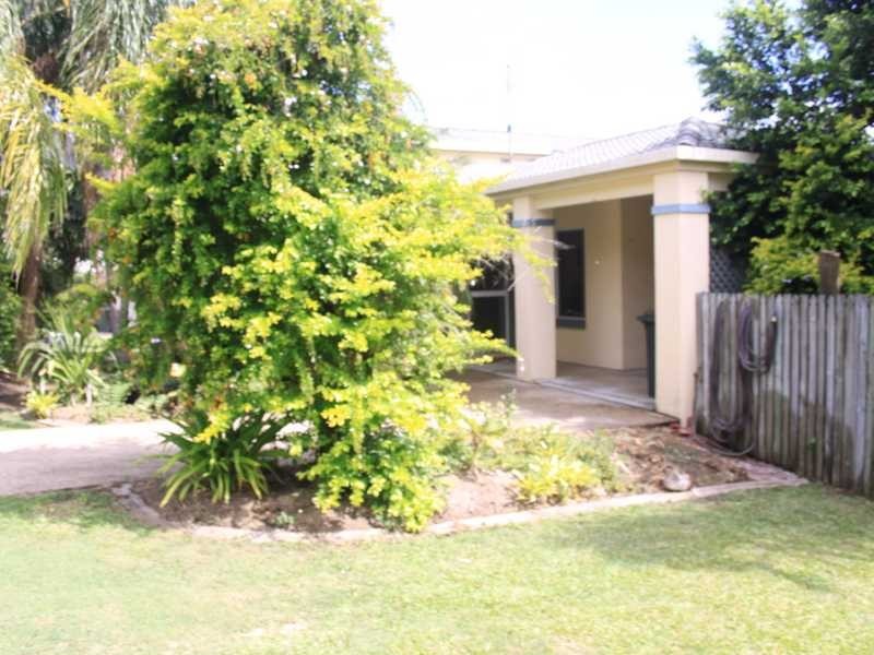 16 Valley Drive, Cannonvale QLD 4802