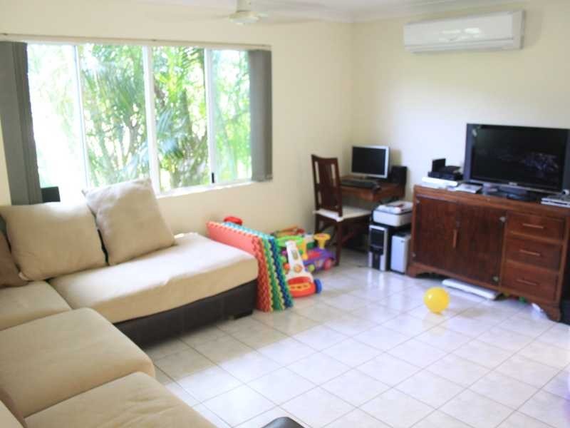 16 Valley Drive, Cannonvale QLD 4802