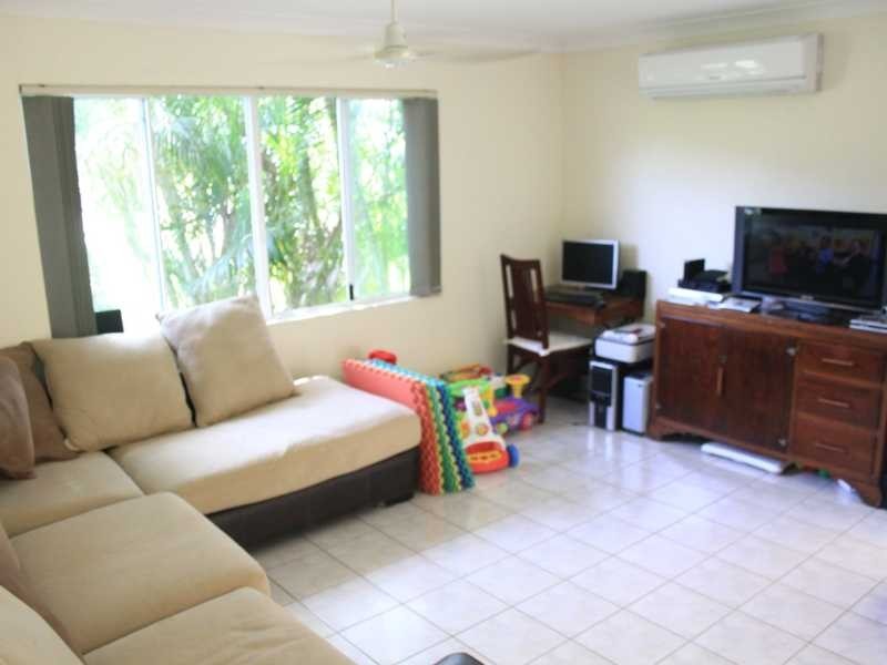 16 Valley Drive, Cannonvale QLD 4802