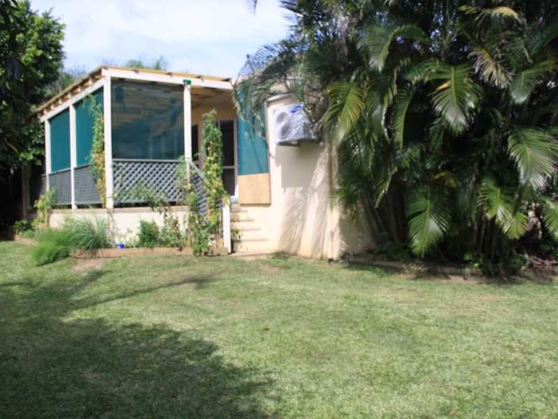 16 Valley Drive, Cannonvale QLD 4802