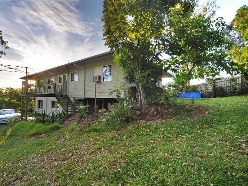 1 Valley Drive, Cannonvale QLD 4802