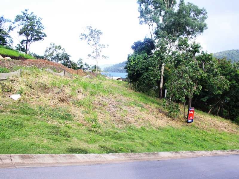 8 Beth Court, Cannonvale QLD 4802