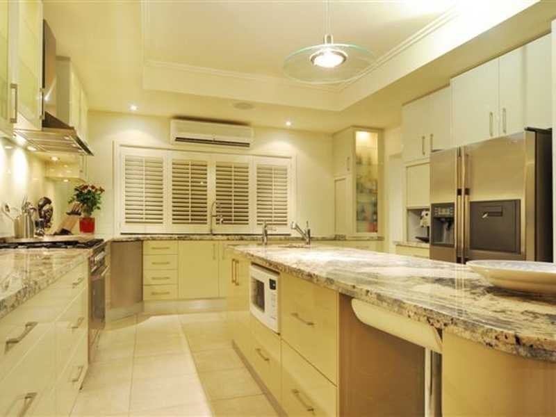 18 Broadwater Avenue, Airlie Beach QLD 4802