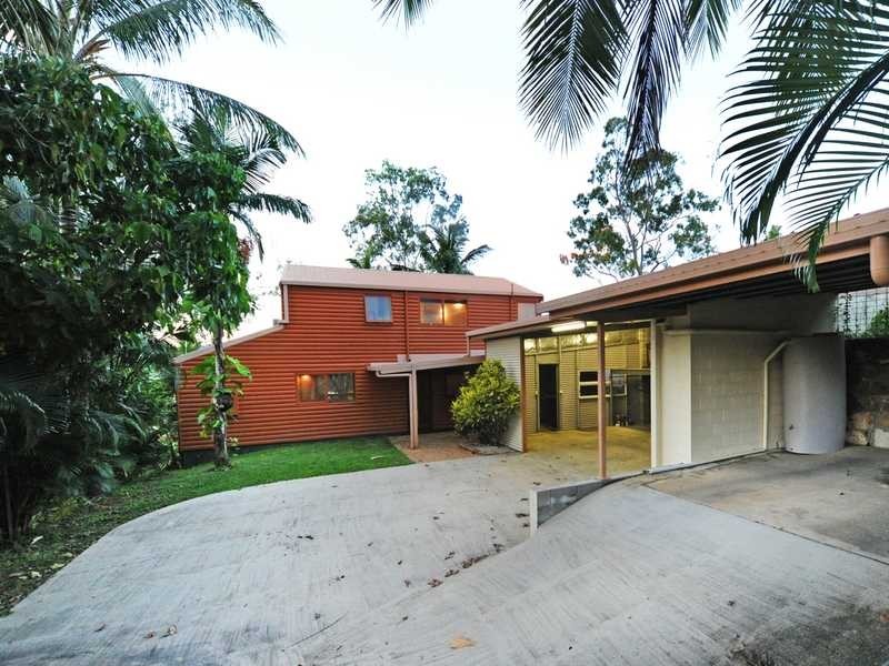 5 Adina Street, Cannonvale QLD 4802