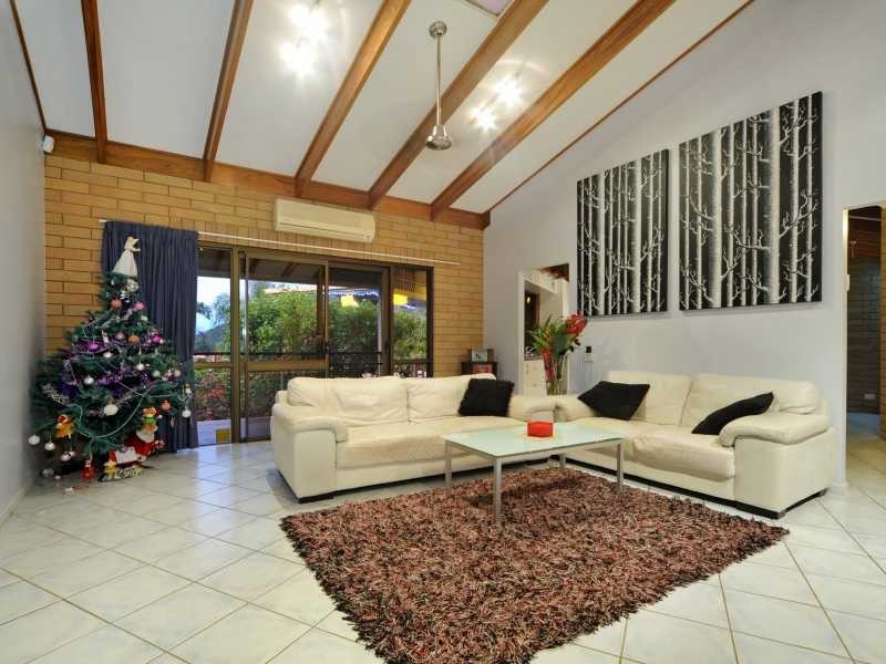 71 Hibiscus Road, Cannonvale QLD 4802