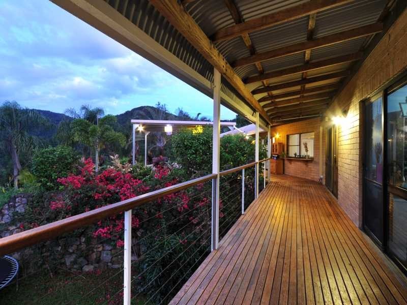 71 Hibiscus Road, Cannonvale QLD 4802