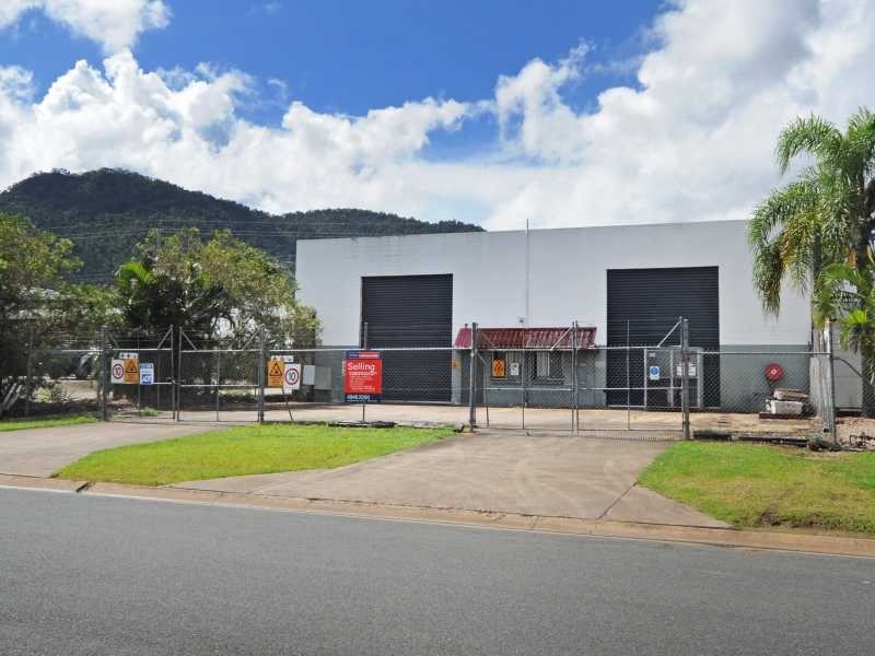 10 Mcintosh Drive, Cannonvale QLD 4802