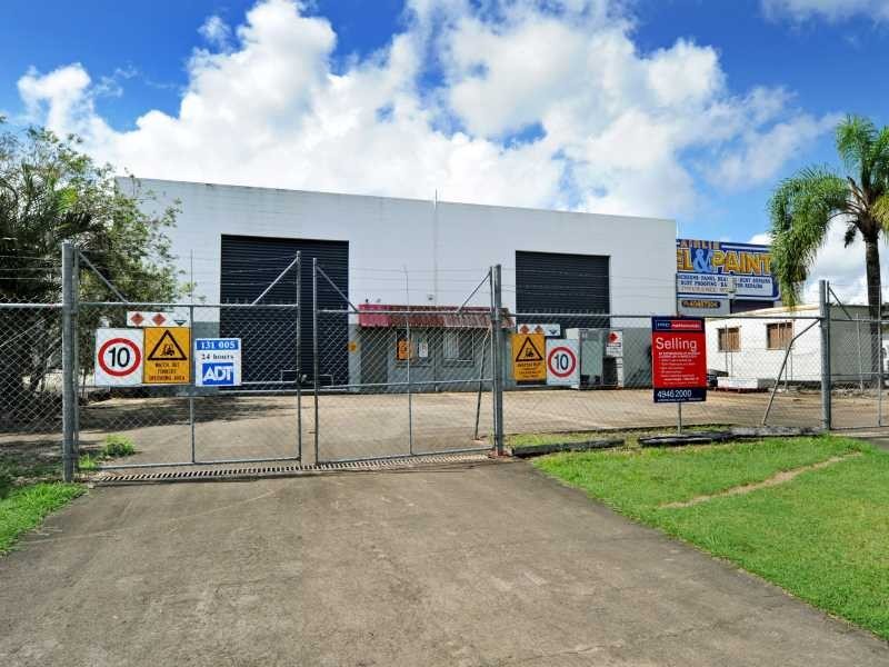 10 Mcintosh Drive, Cannonvale QLD 4802