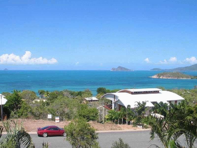 6 Blackcurrent Drive, Hideaway Bay QLD 4800