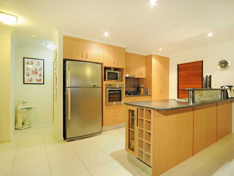 18 Wills Court, Cannonvale QLD 4802