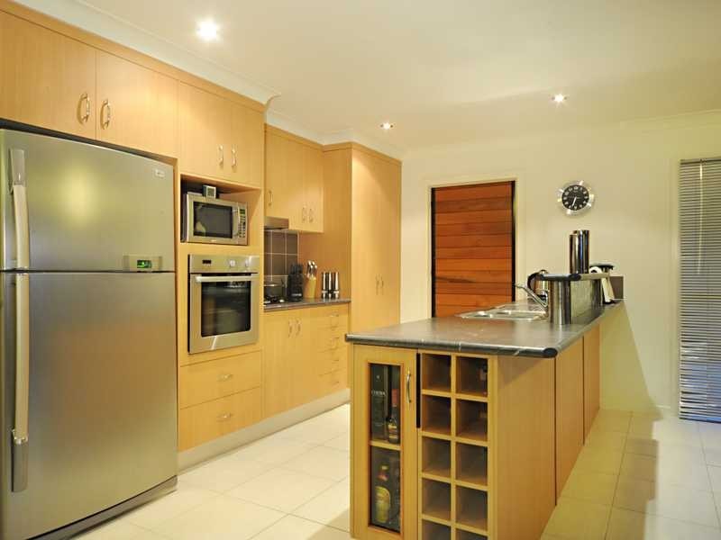 18 Wills Court, Cannonvale QLD 4802