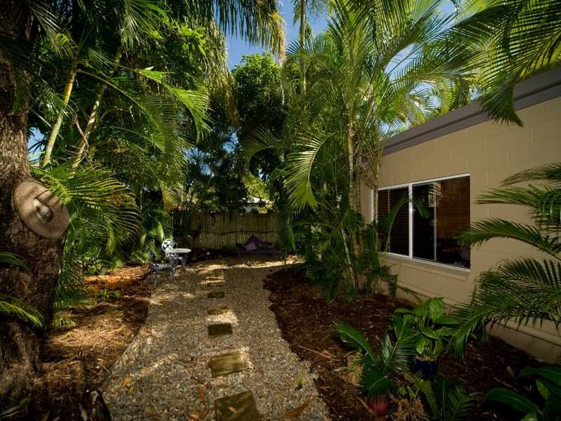 Unit 5/42 Coral Esplanade, Cannonvale QLD 4802
