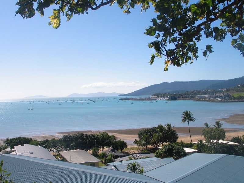 5 Stewart Drive, Cannonvale QLD 4802