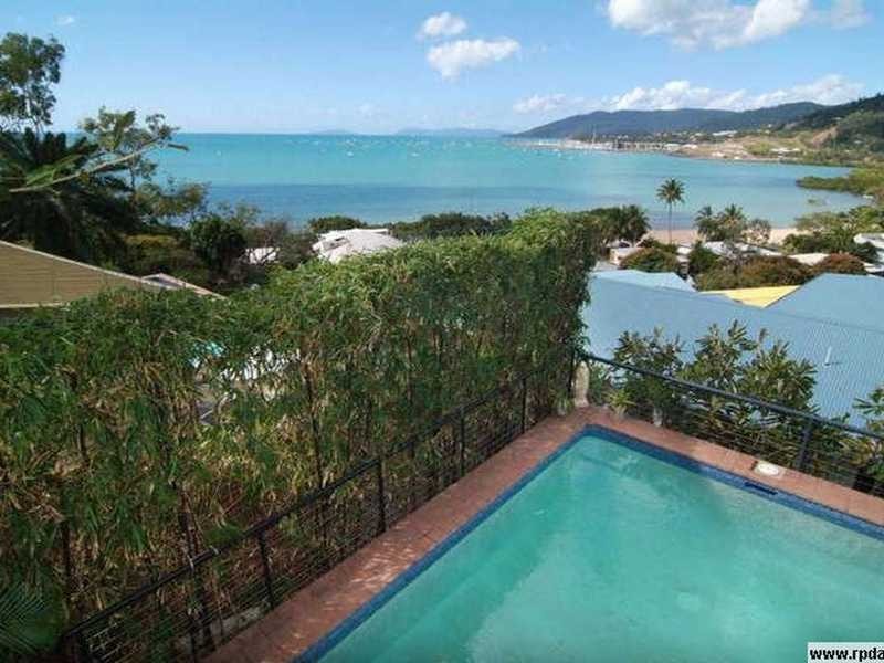 5 Stewart Drive, Cannonvale QLD 4802