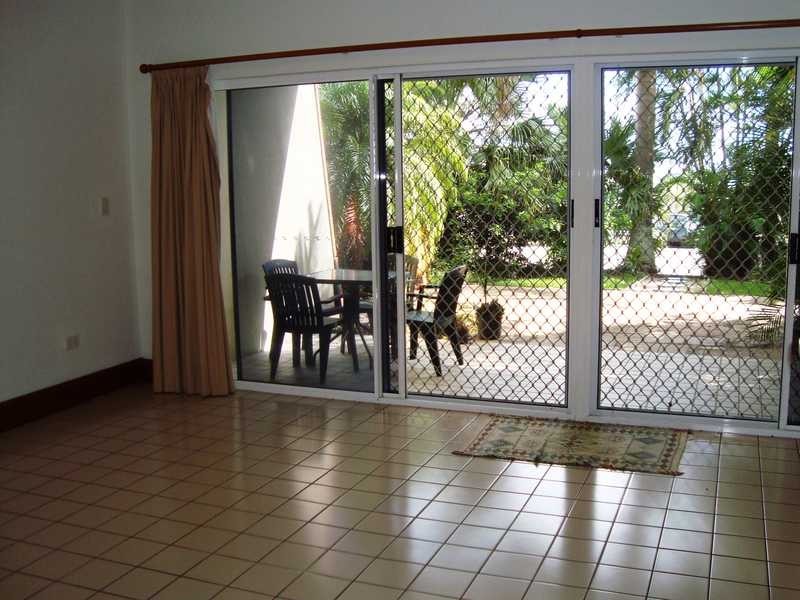 Unit 2/42 Coral Esplanade, Cannonvale QLD 4802