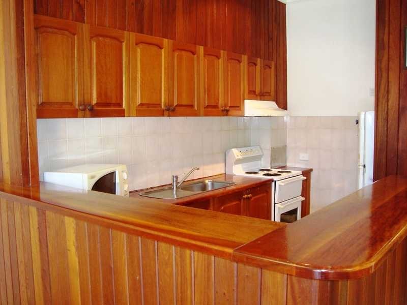 Unit 2/42 Coral Esplanade, Cannonvale QLD 4802