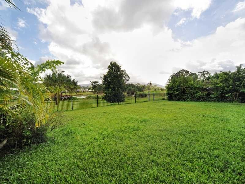 52 Valley Drive, Cannonvale QLD 4802