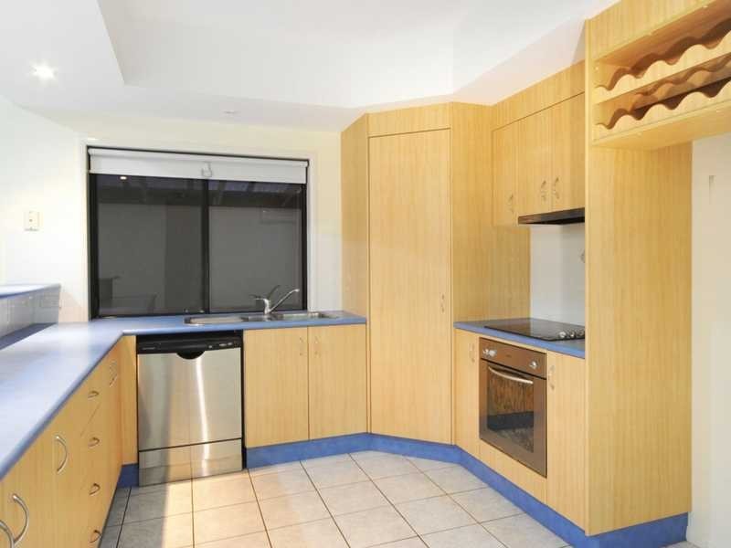 52 Valley Drive, Cannonvale QLD 4802