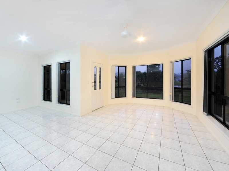 52 Valley Drive, Cannonvale QLD 4802