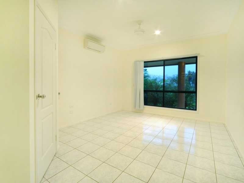 52 Valley Drive, Cannonvale QLD 4802
