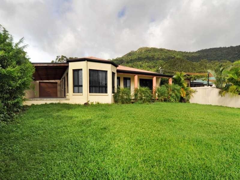 52 Valley Drive, Cannonvale QLD 4802