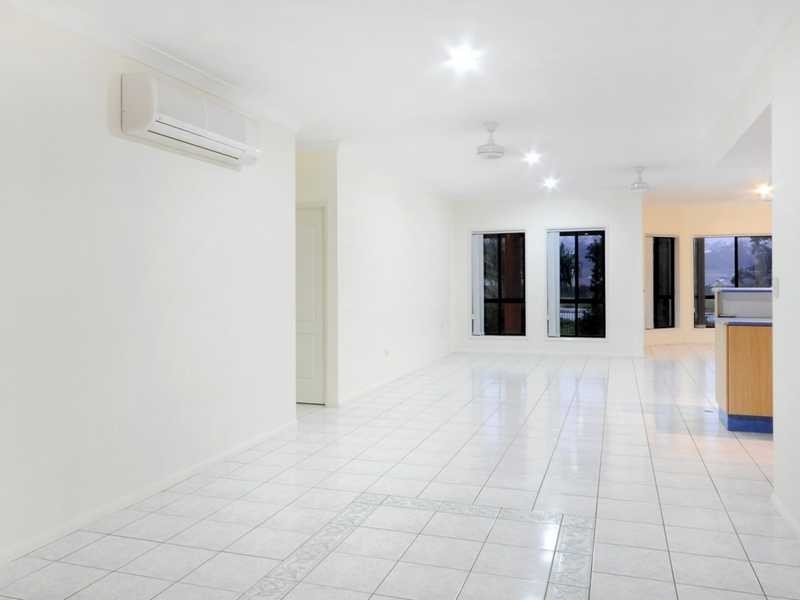 52 Valley Drive, Cannonvale QLD 4802