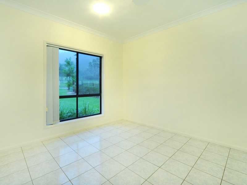 52 Valley Drive, Cannonvale QLD 4802