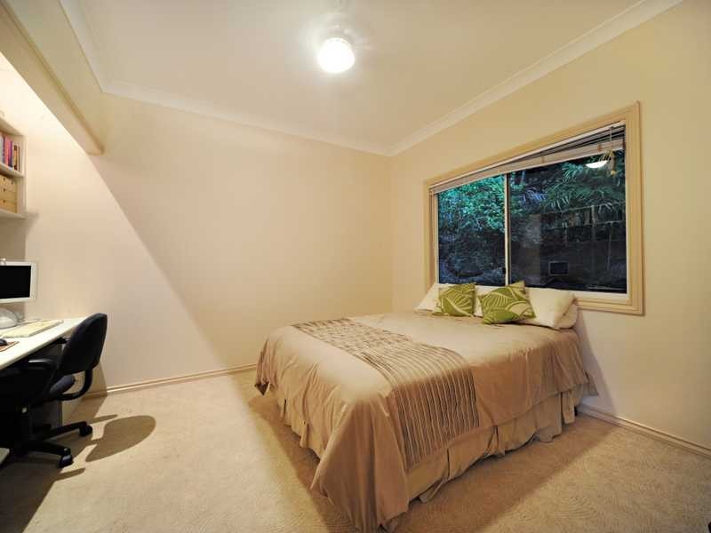10 Woodwark Crescent, Cannonvale QLD 4802