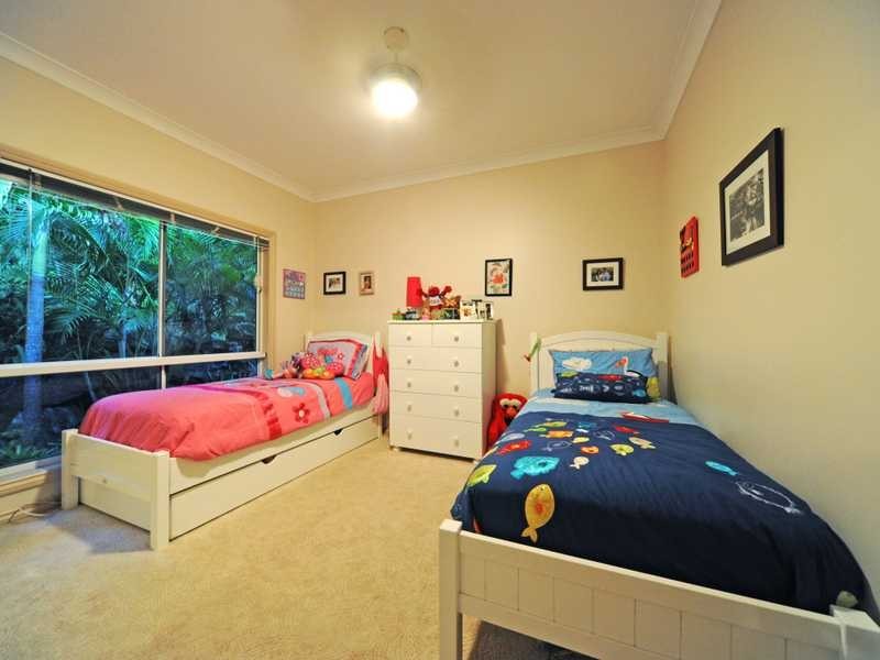 10 Woodwark Crescent, Cannonvale QLD 4802