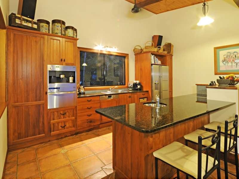 9 Wallaby Way, Cannonvale QLD 4802