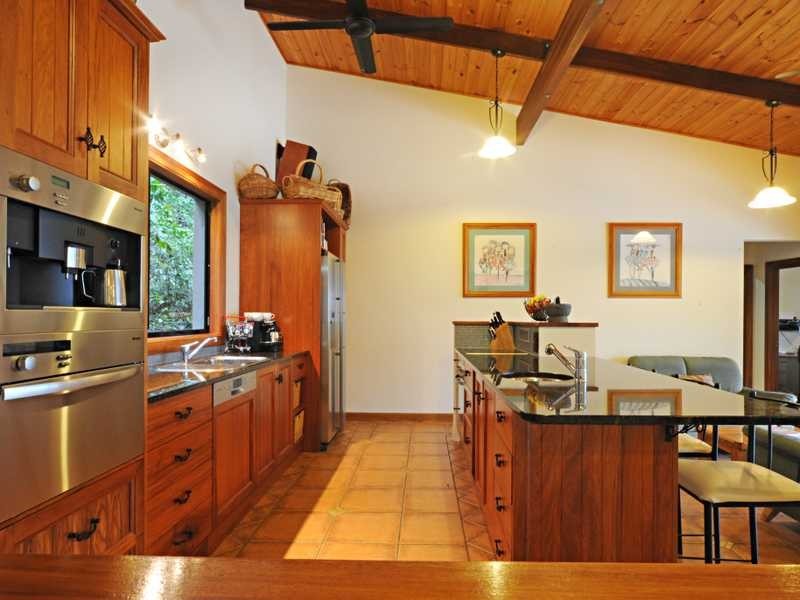 9 Wallaby Way, Cannonvale QLD 4802