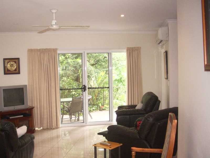 Unit 4/6 Salmon Street, Cannonvale QLD 4802