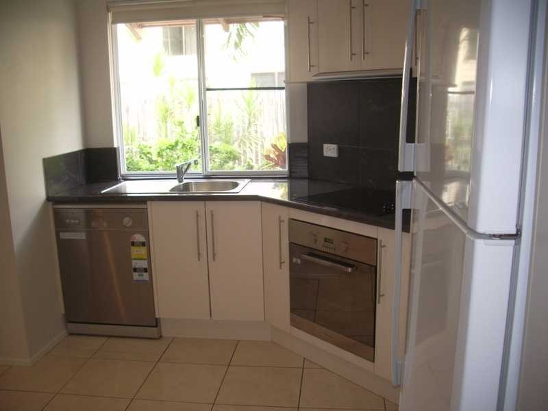 Unit 4/6 Salmon Street, Cannonvale QLD 4802