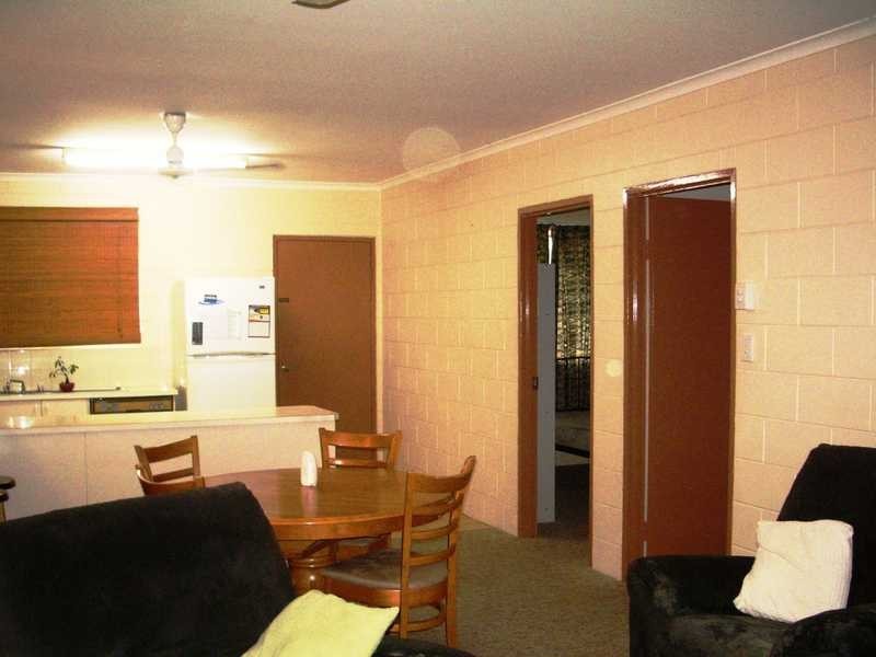 Unit 8/14 Island Drive, Cannonvale QLD 4802