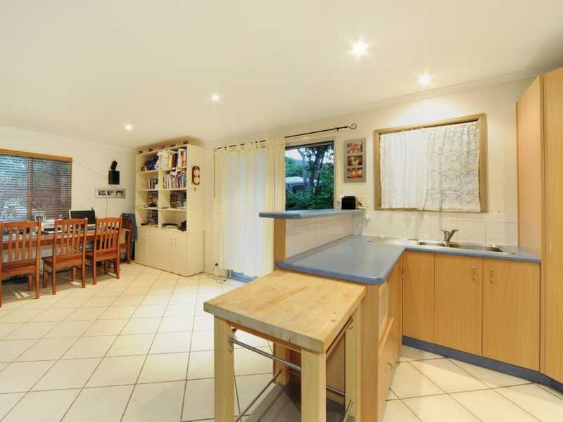 2 Picaninni Close, Cannonvale QLD 4802