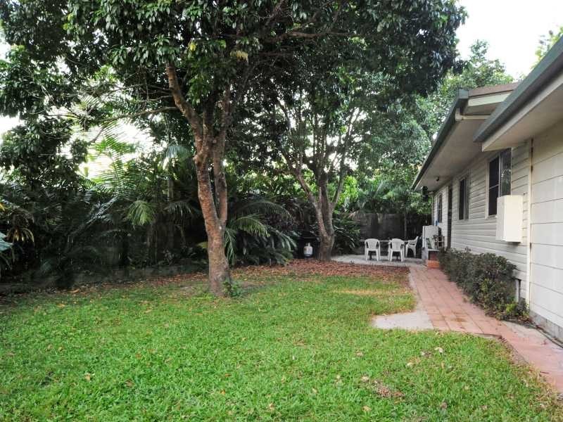 2 Picaninni Close, Cannonvale QLD 4802