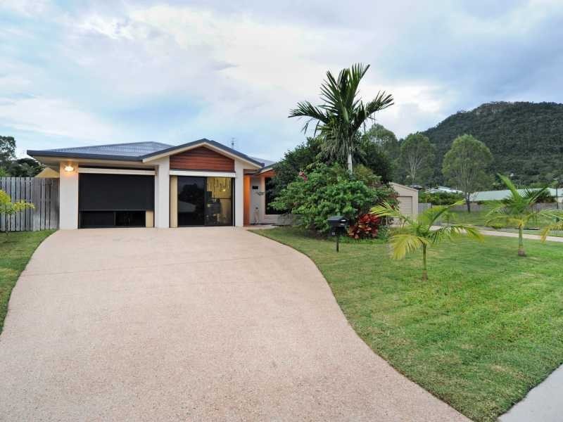 28 Links Drive, Cannonvale QLD 4802