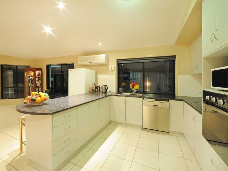 28 Links Drive, Cannonvale QLD 4802