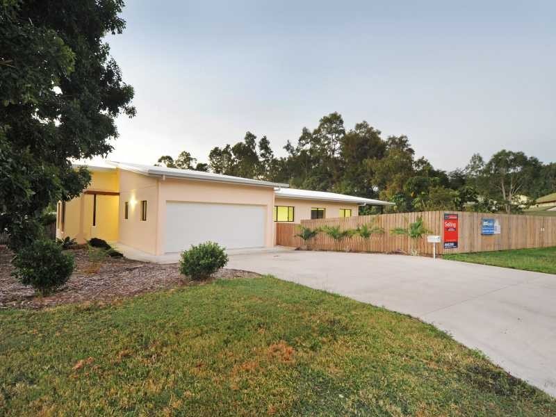 4 Hazelwood Crescent, Cannonvale QLD 4802