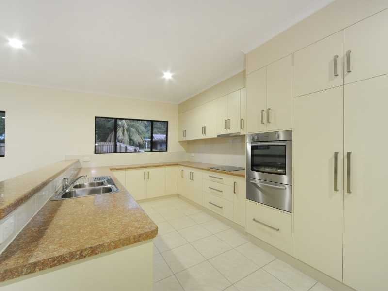 4 Hazelwood Crescent, Cannonvale QLD 4802