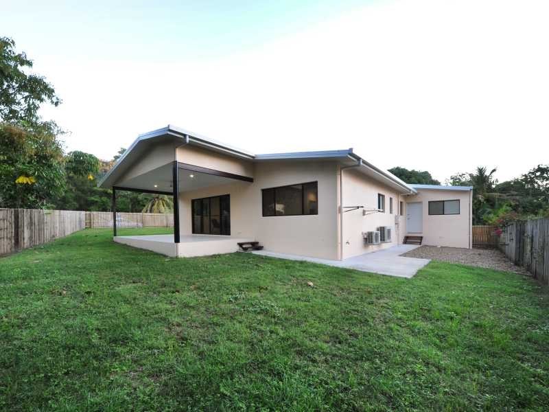 4 Hazelwood Crescent, Cannonvale QLD 4802