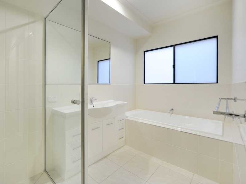 4 Hazelwood Crescent, Cannonvale QLD 4802
