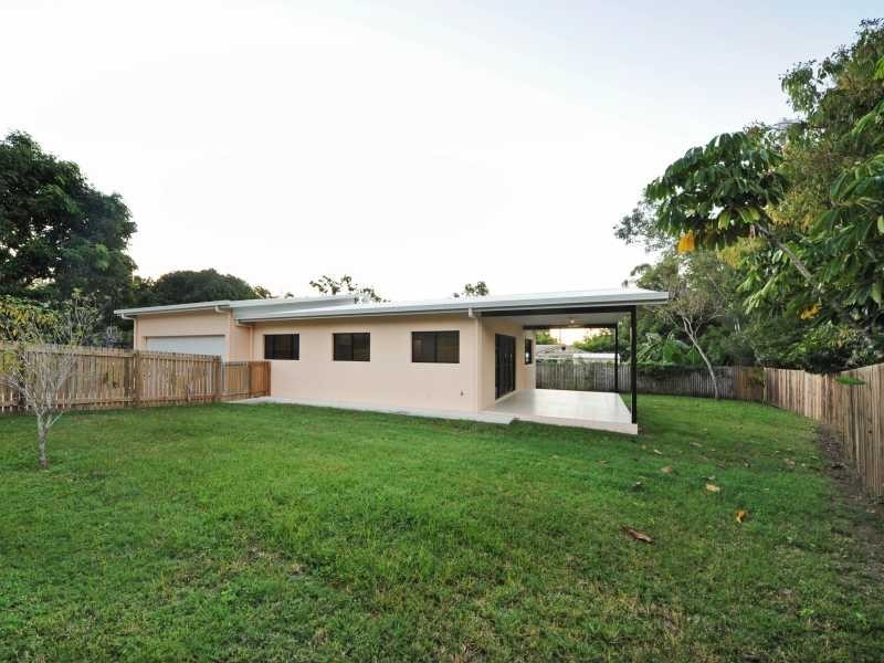4 Hazelwood Crescent, Cannonvale QLD 4802