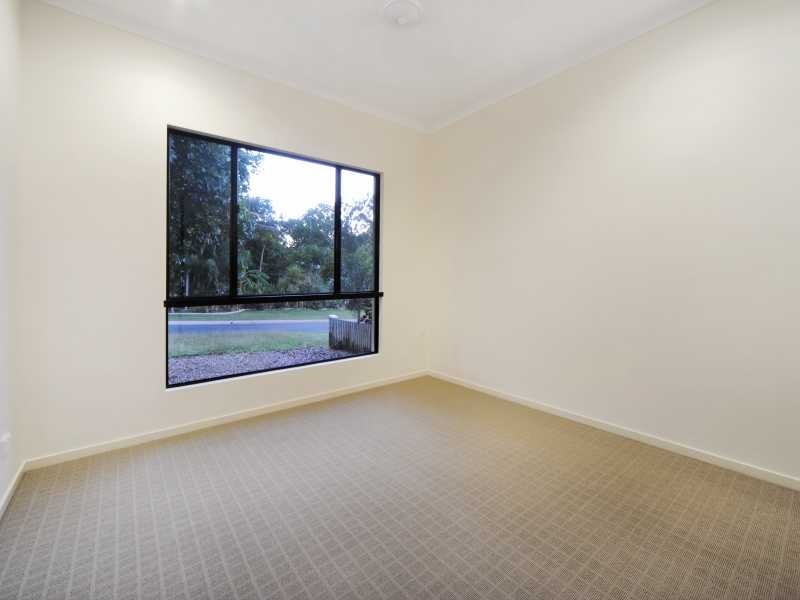 4 Hazelwood Crescent, Cannonvale QLD 4802